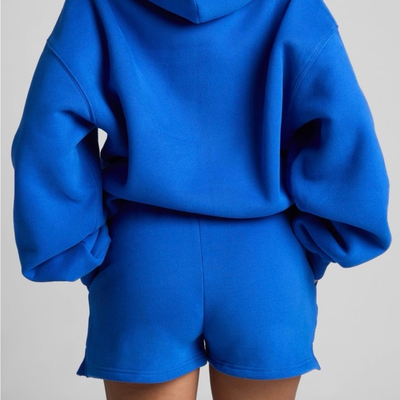 Comfrt NWT Minimalist Shorts in Cobalt Blue - Picture 5 of 7